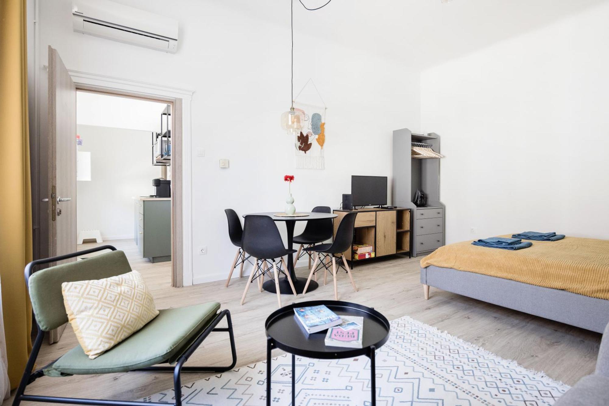 Stylish And Colourful Apartment In The City Centre بودابست المظهر الخارجي الصورة