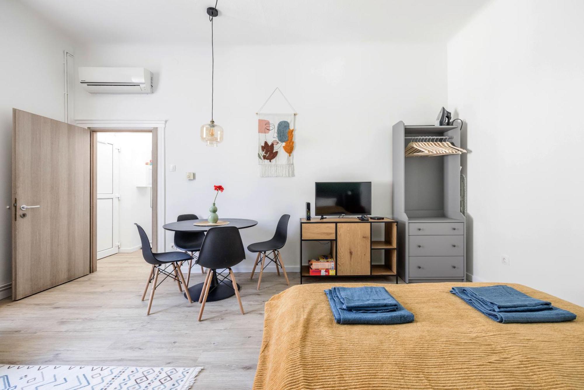 Stylish And Colourful Apartment In The City Centre بودابست المظهر الخارجي الصورة